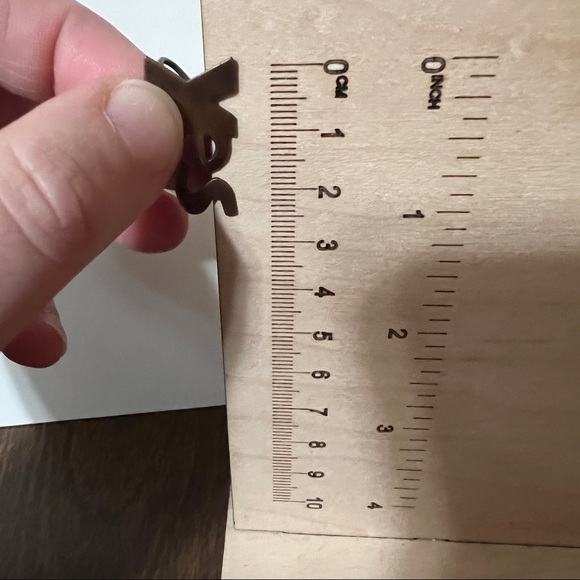 Vintage copper tone screw back earrings yes no - Picture 5 of 6